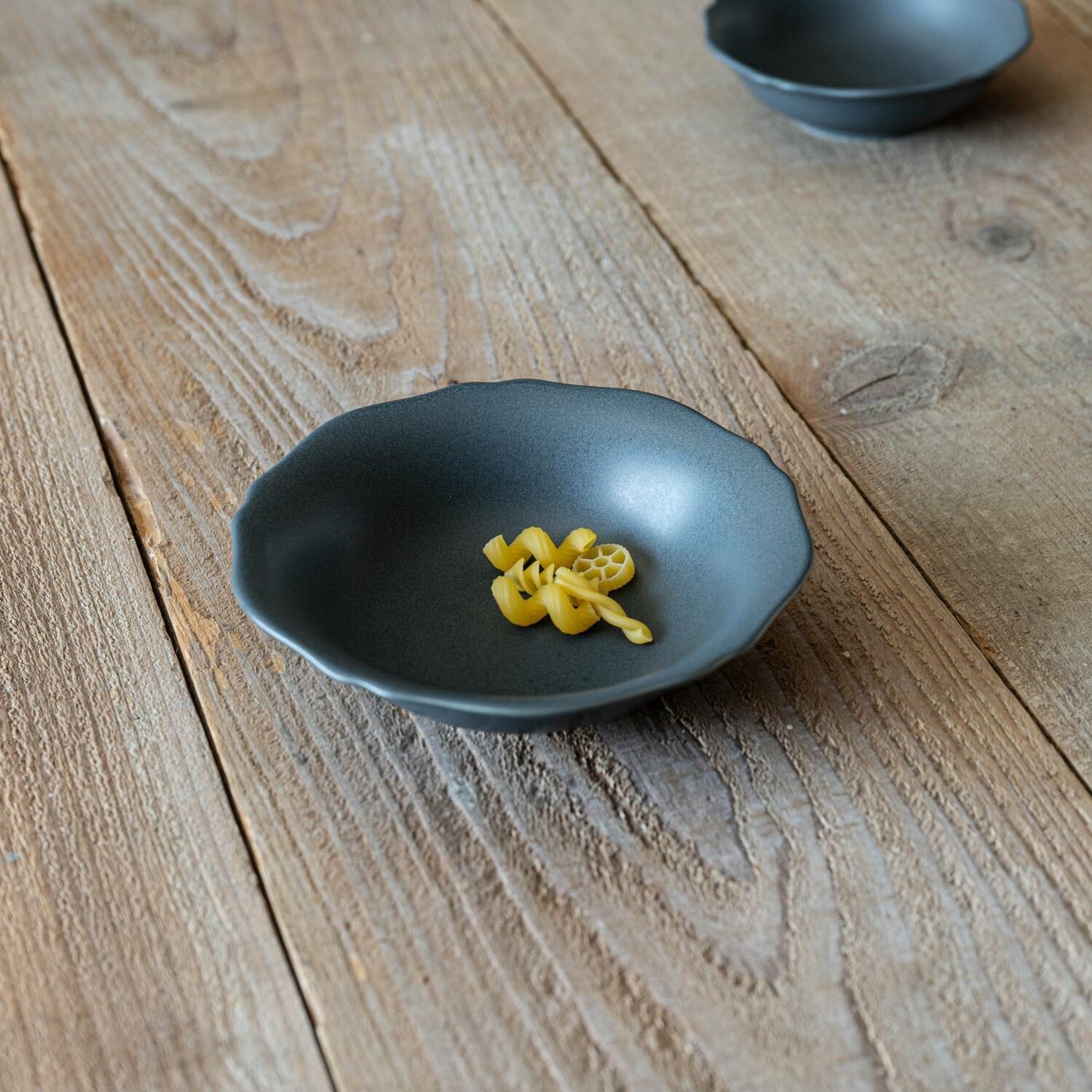 meimei-ware 14.5 取鉢 輪花(黒錆)