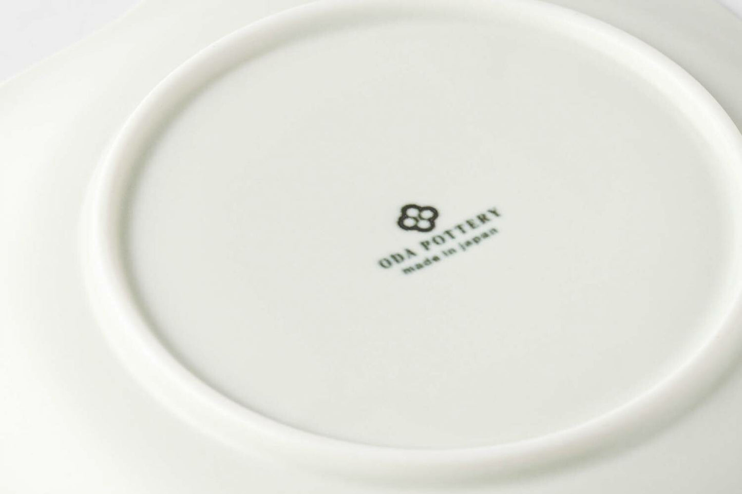 meimei-ware 25.5 盛皿 稜花(青白)