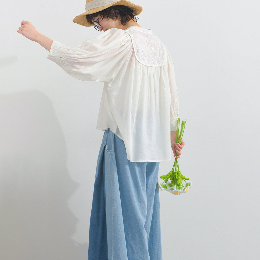 圓形幾何刺繡開襟上衣 白