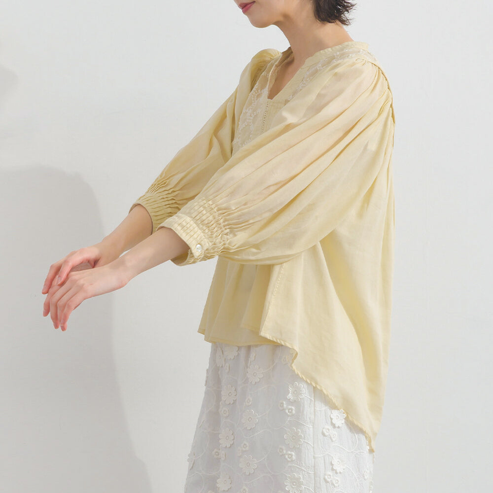 圓形幾何刺繡開襟上衣 鵝黃