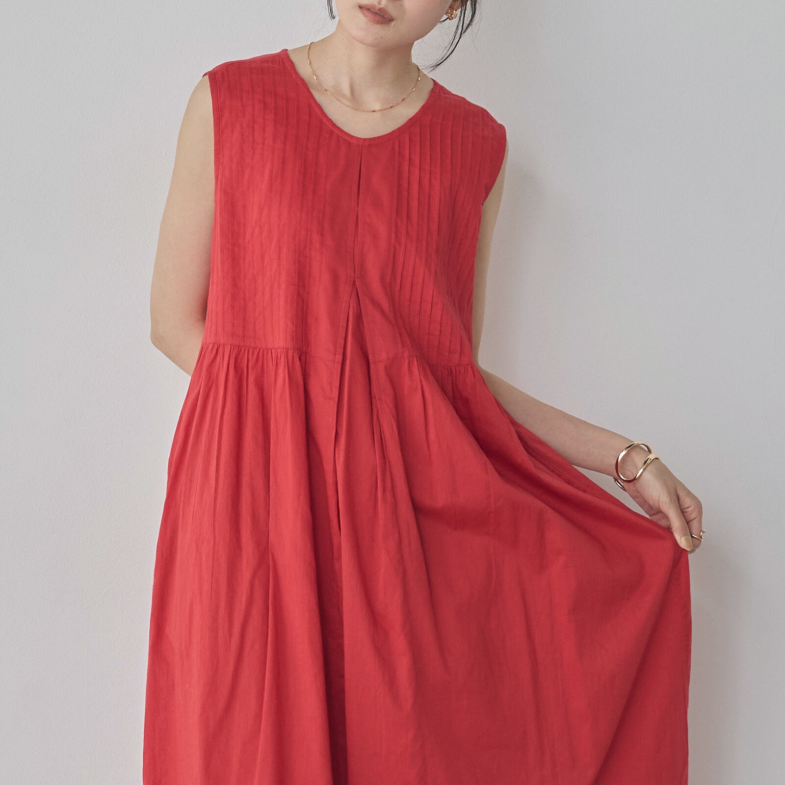 無袖壓褶洋裝 red