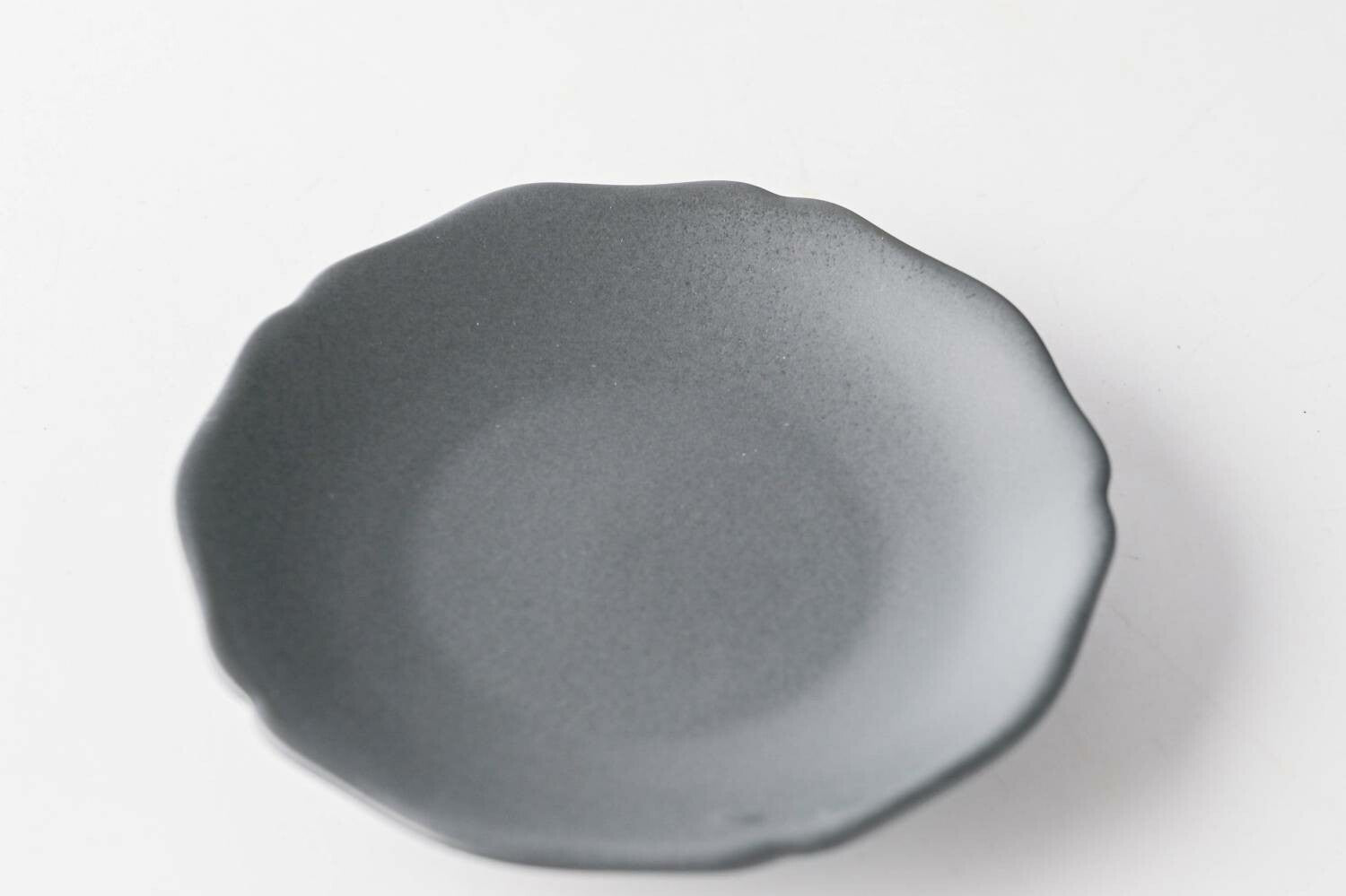 meimei-ware 10 小皿 輪花（黒錆）