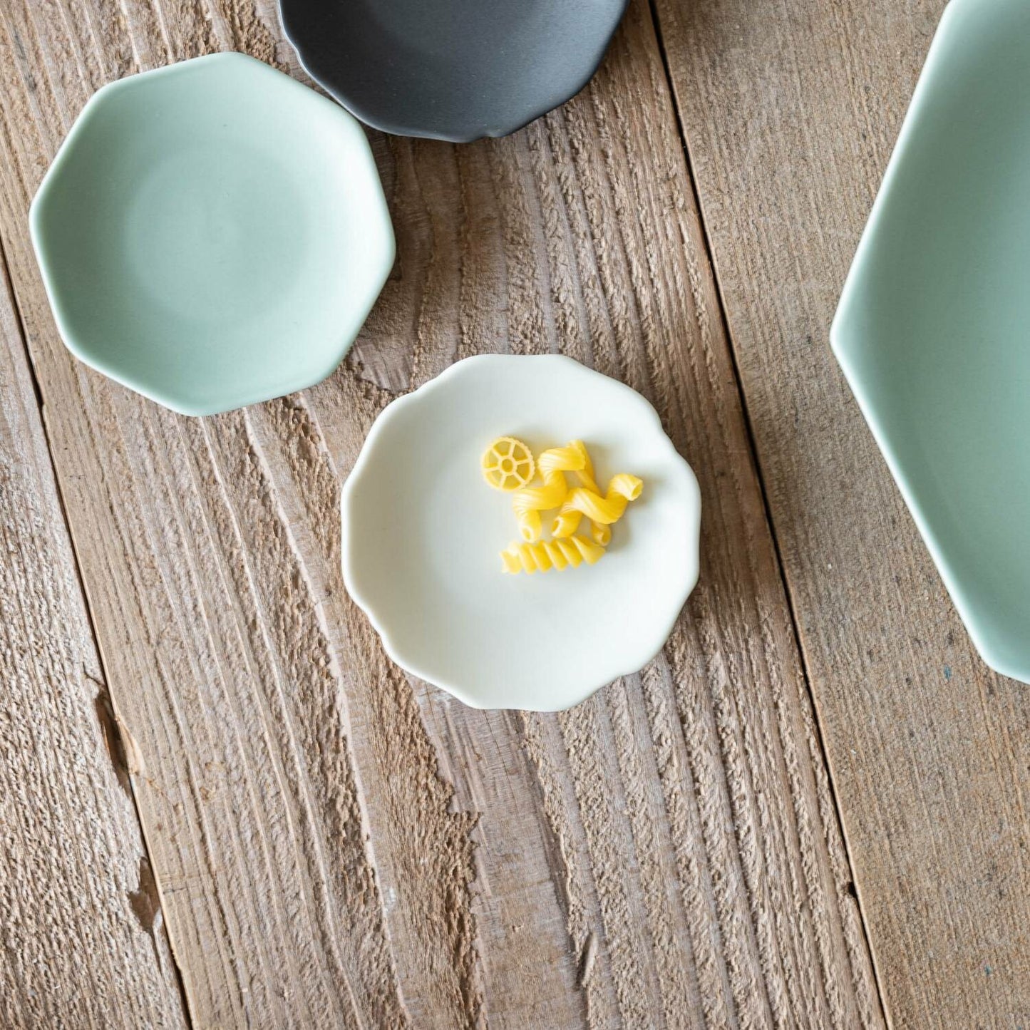 meimei-ware 10 小皿 稜花（青白）