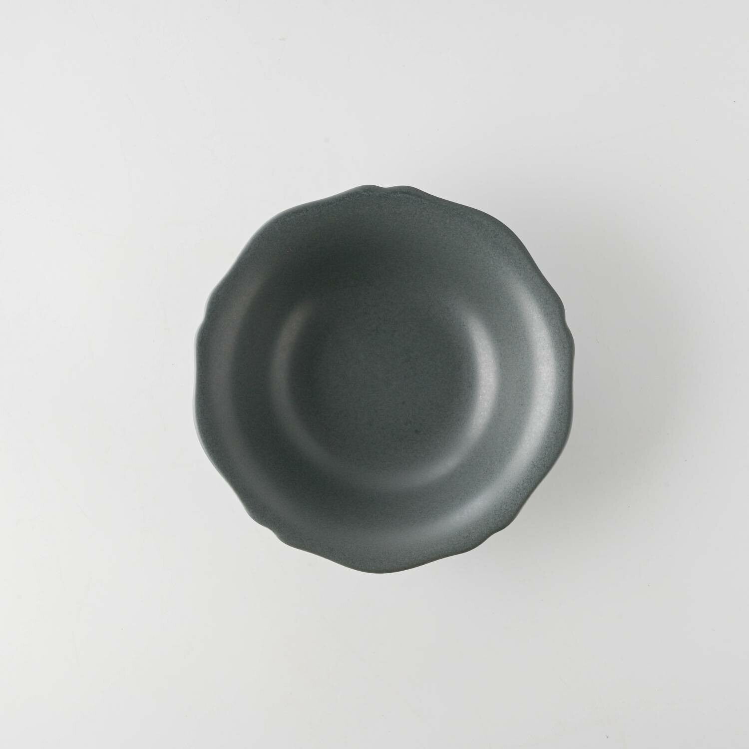 meimei-ware 14.5 取鉢 輪花（黒錆）