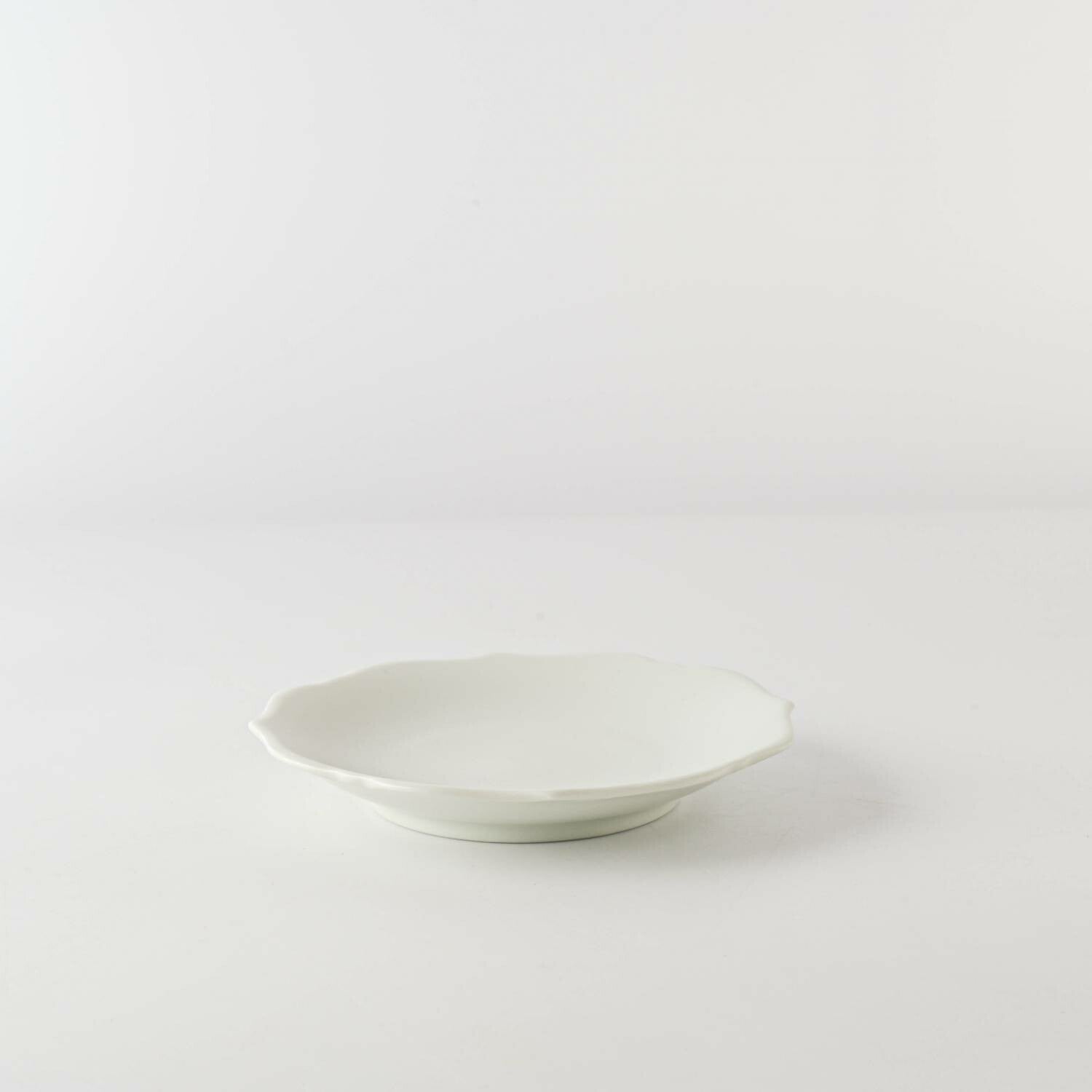 meimei-ware 16.5 取皿 稜花（青白）