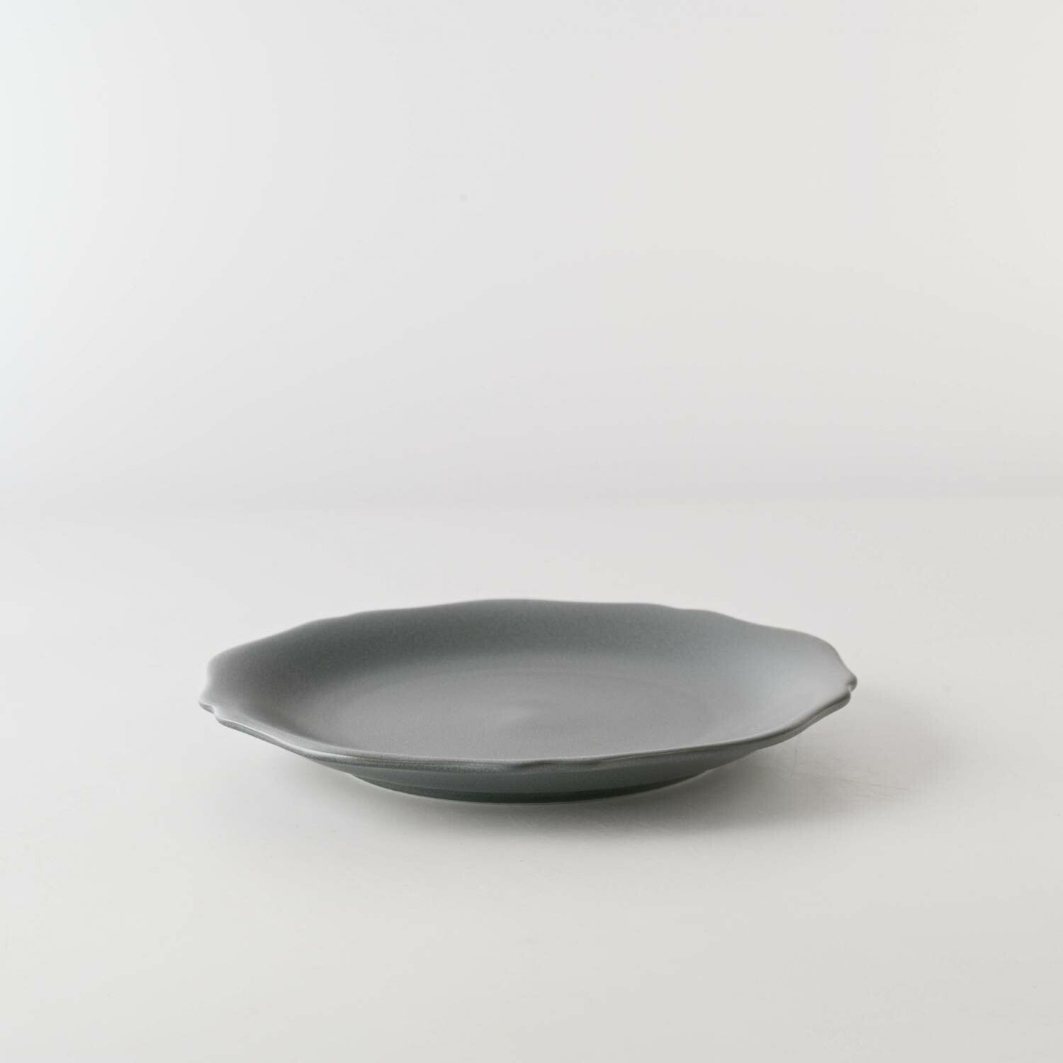 meimei-ware 16.5 取皿 輪花（黒錆）