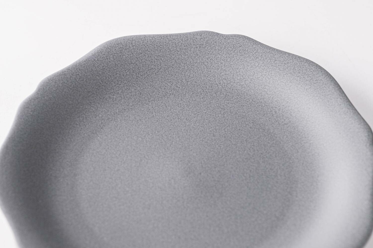 meimei-ware 16.5 取皿 輪花（黒錆）