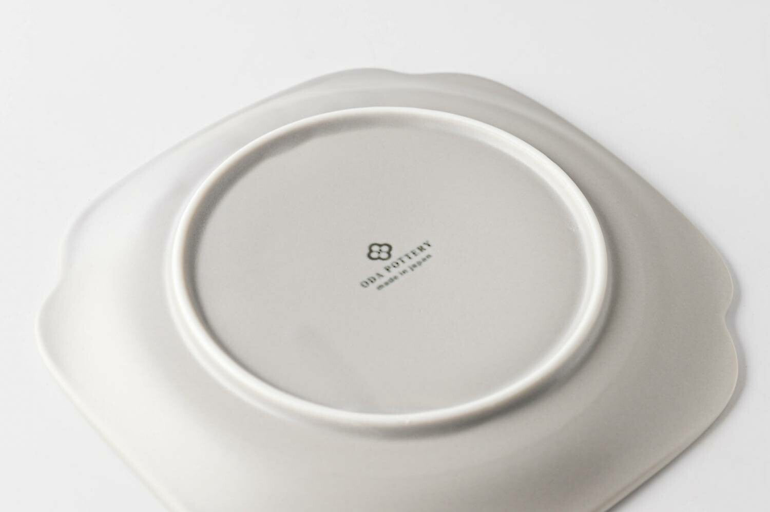 meimei-ware 16.5 取皿 隅入（薄灰）