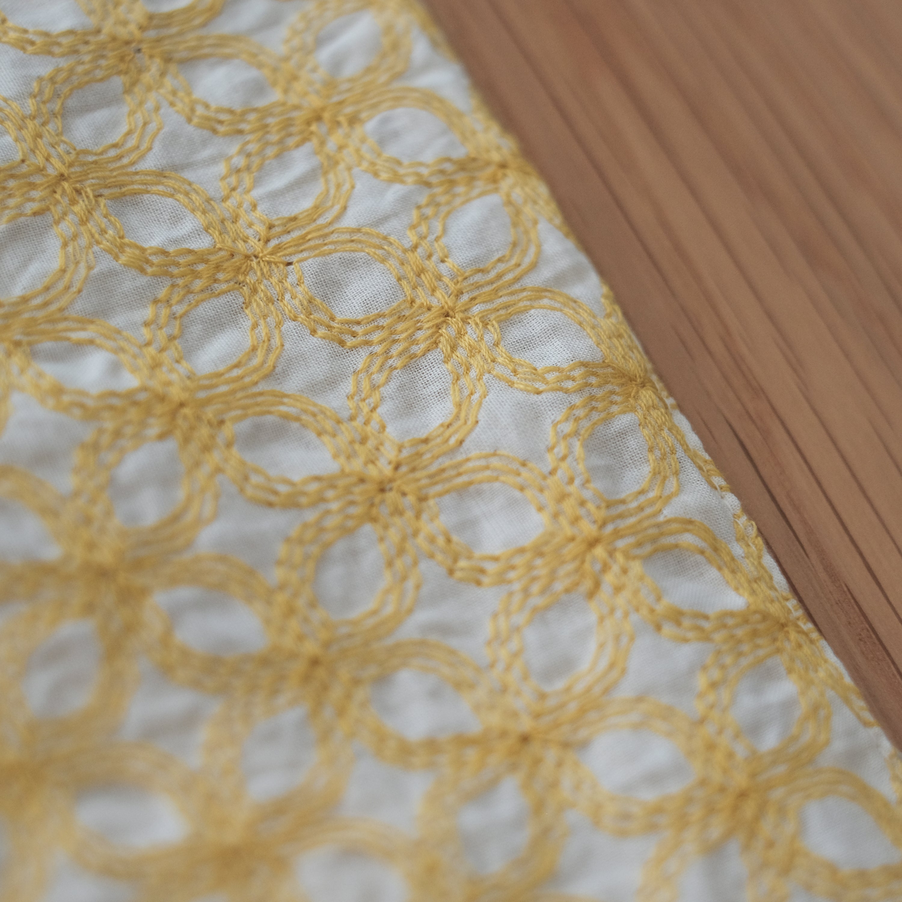 花朵刺繡餐墊 黃