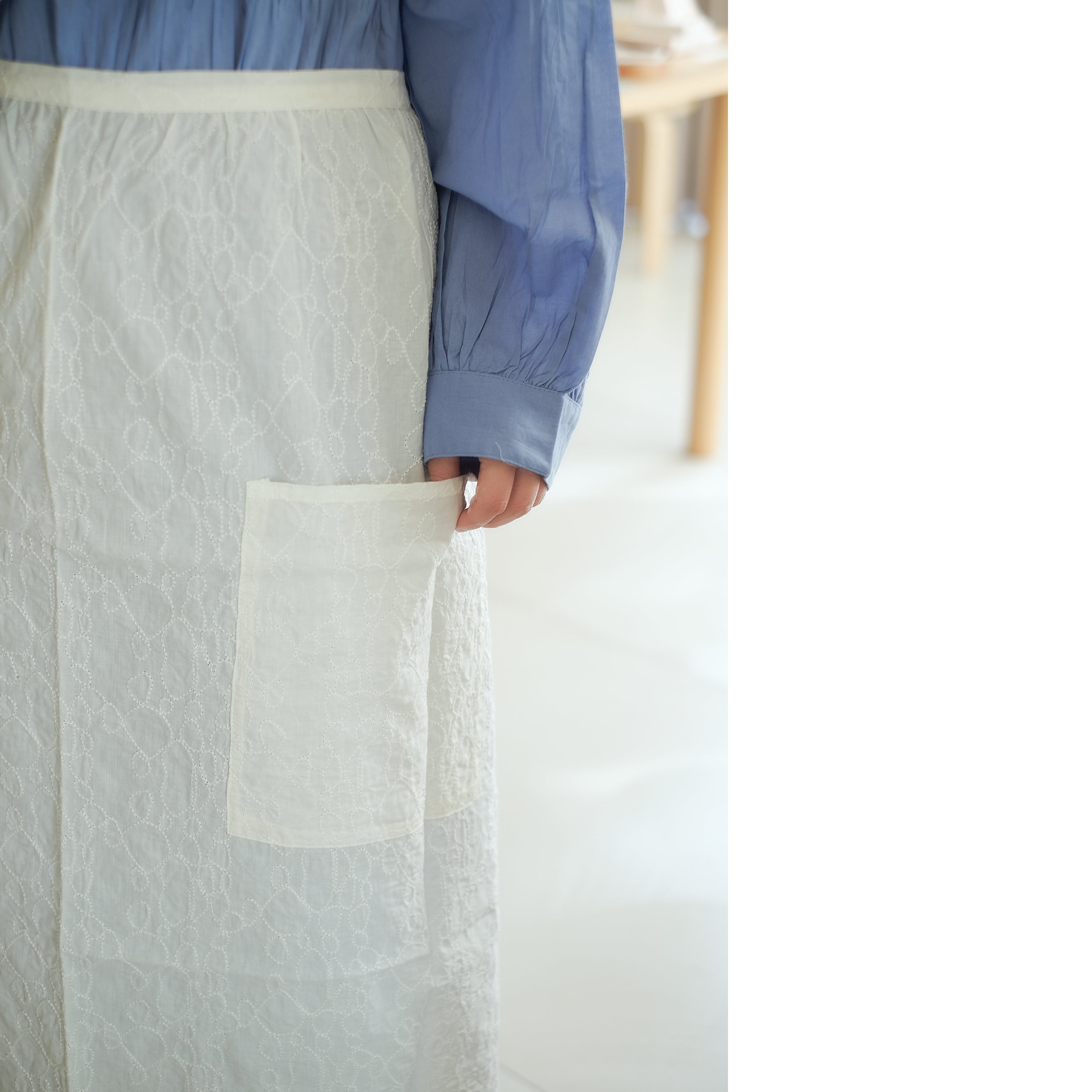 泡泡刺繡半身圍裙 白