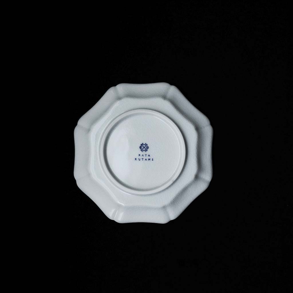 八角皿 白磁貫入