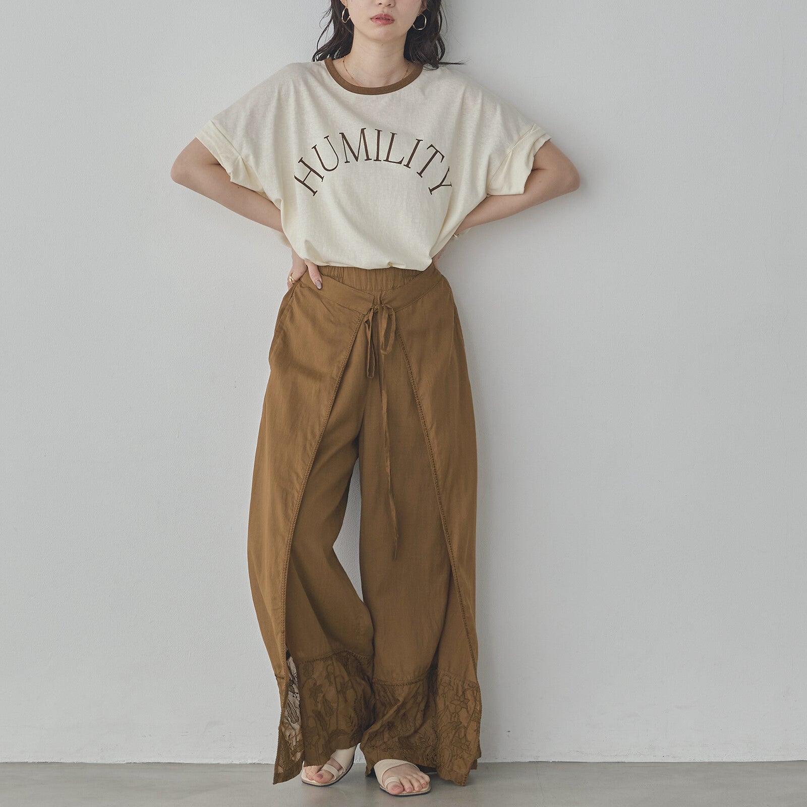 刺繡下擺裹身褲 khaki
