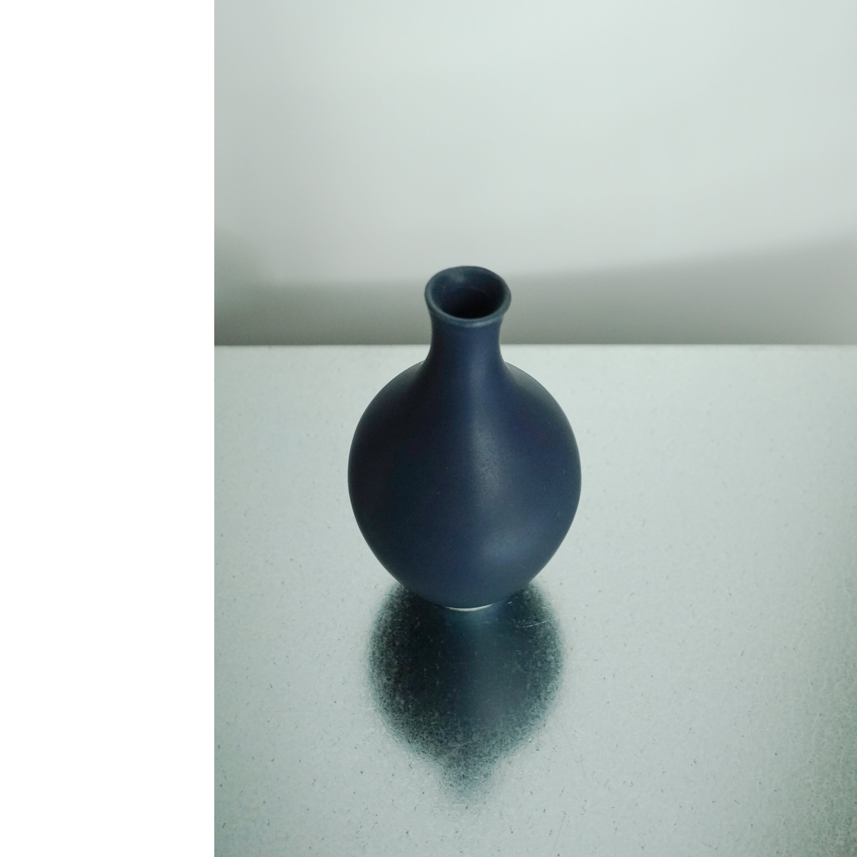 Sara Flower Vase 深藍 小花器